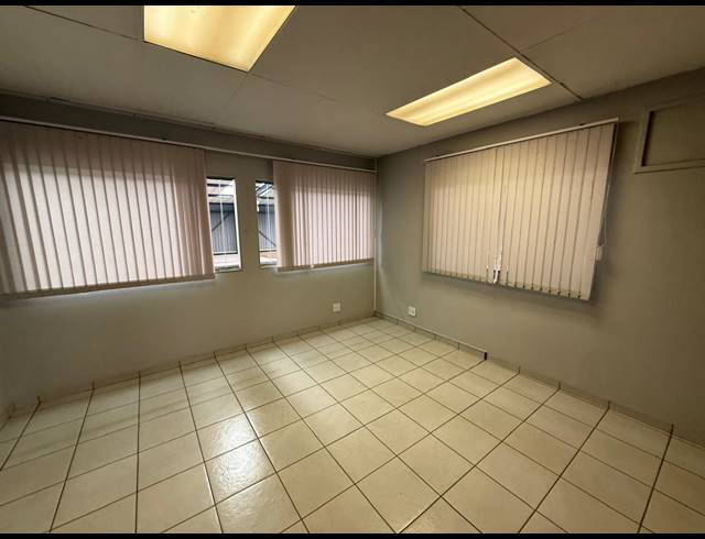 500M² WAREHOUSE TO LET IN SPARTAN
